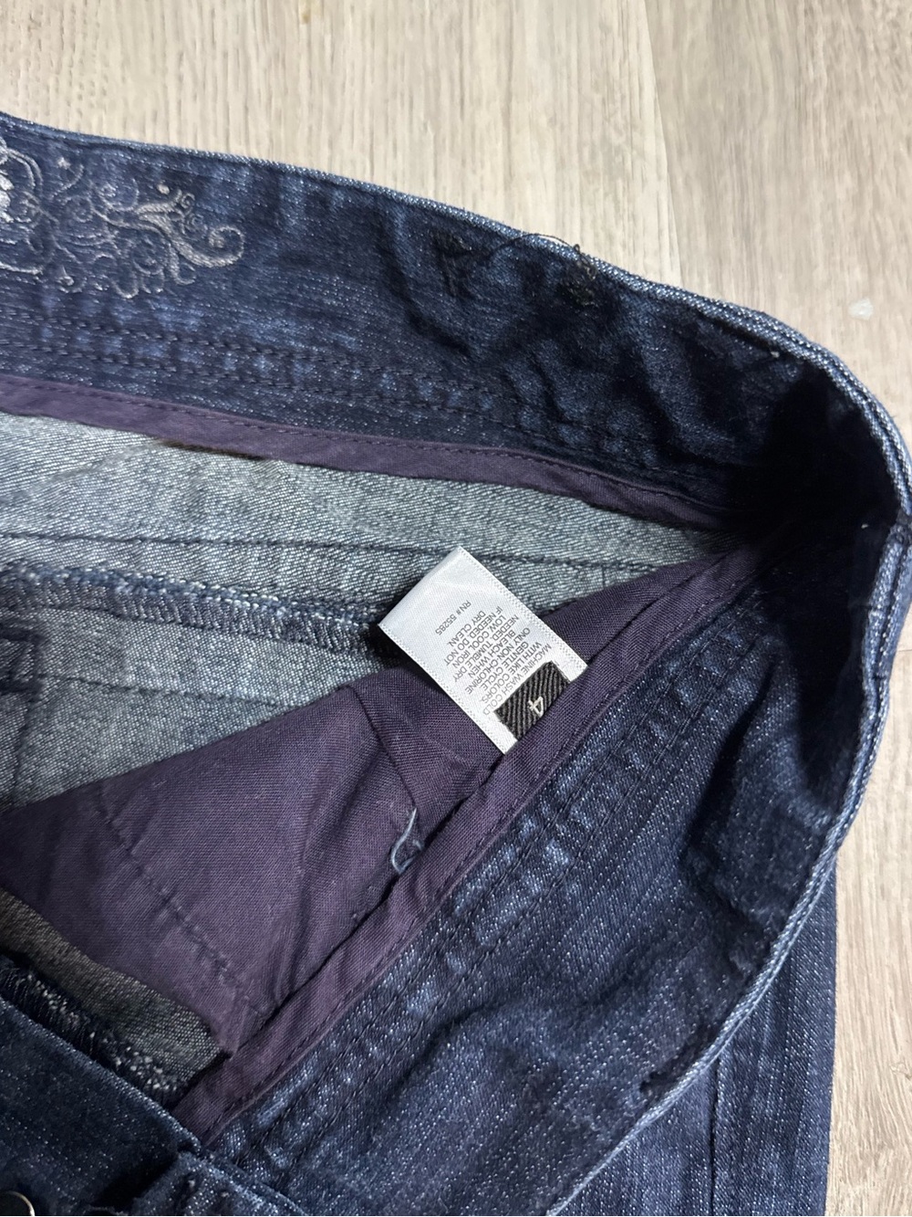 •EXPRESS• DENIM SHORTS - Picture 4 of 6